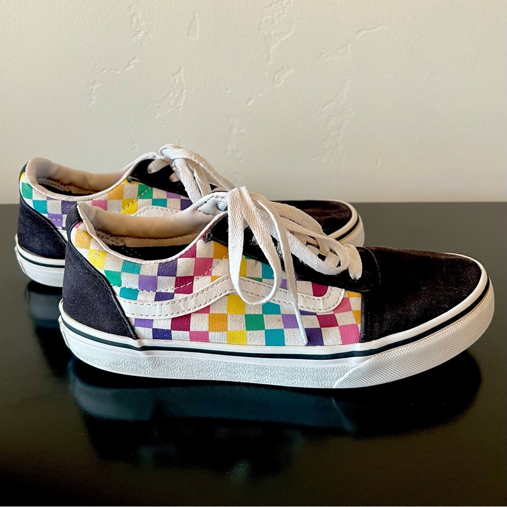 RARE Vans Old Skool Rainbow Checkered Skate Shoes, Youth Size 5, Women’s Size 7